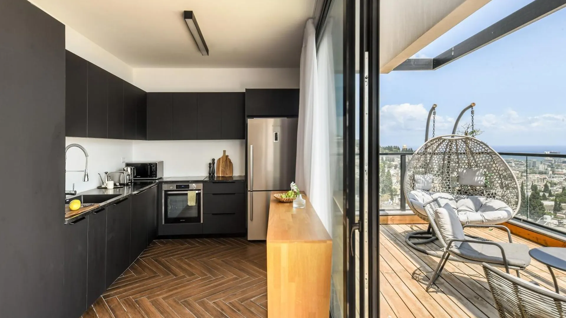 Stunning 2Br Apartment With Balcony And Ocean View In The Heart Of Haifa By Sea N' Rent Israele