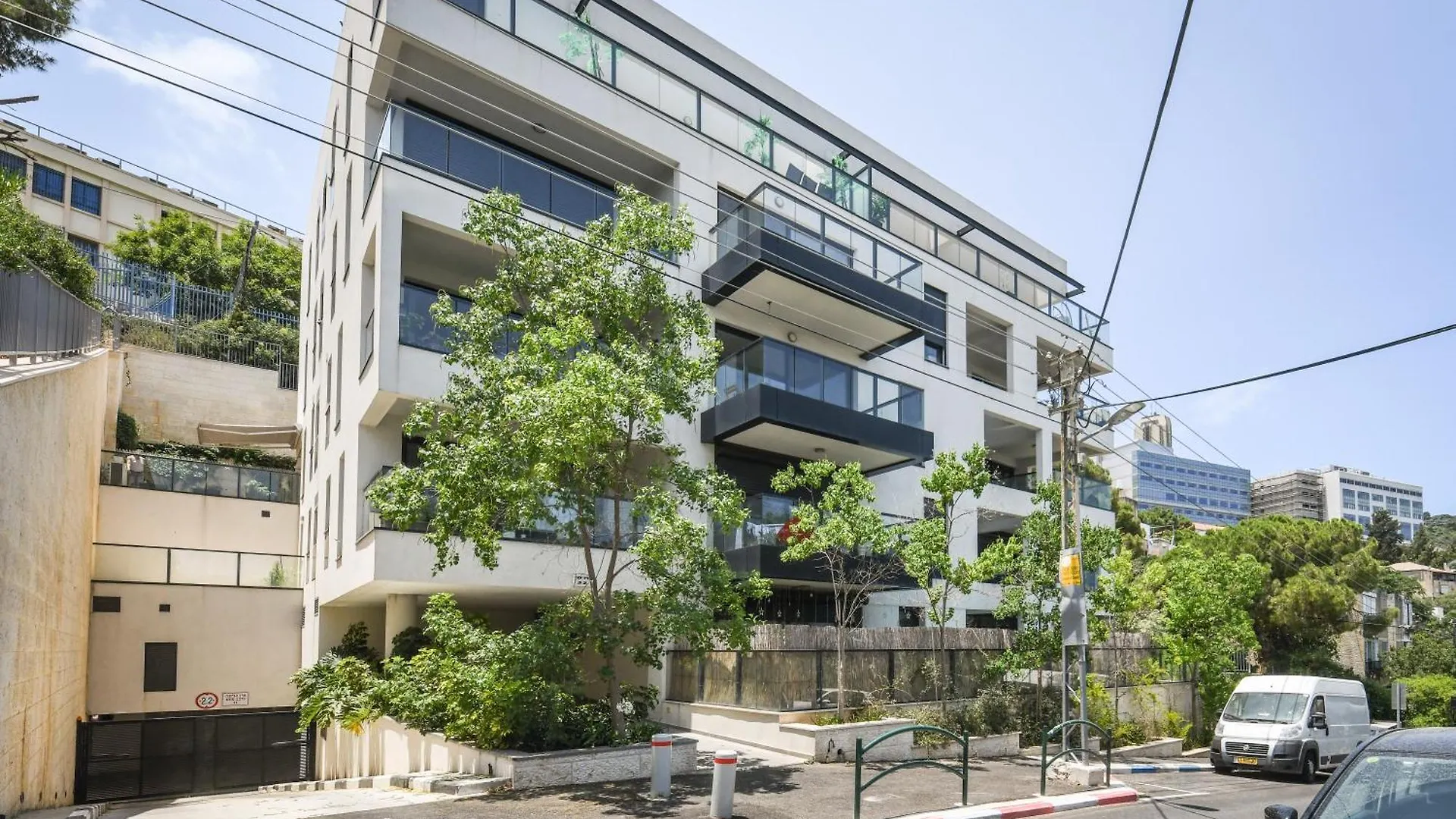Stunning 2Br Apartment With Balcony And Ocean View In The Heart Of Haifa By Sea N' Rent Israele